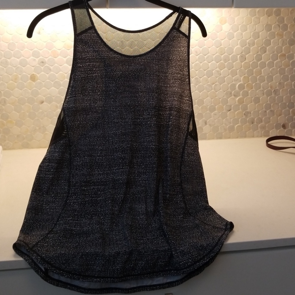 Lululemon top